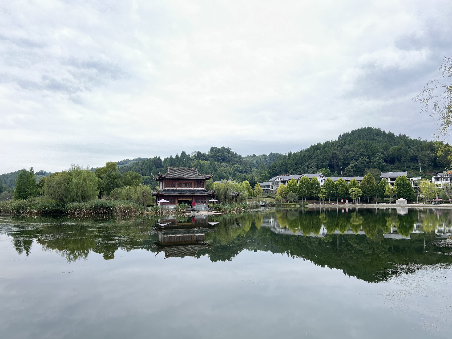 江南景、黔北风，贵州贤酒翰林山居酒店